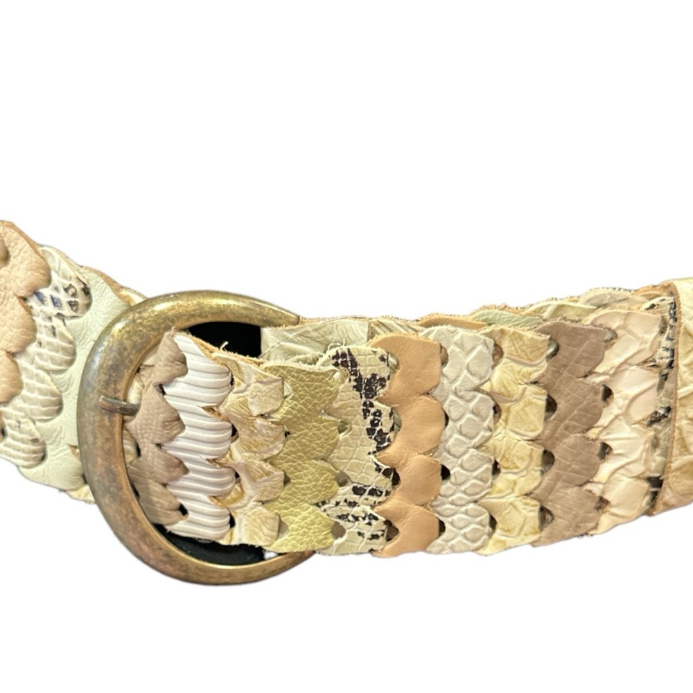 ViNtAgE Super Cool Leather Chunky Belt • 2-1/2” wide Soft Embossed Leather - Picture 3 of 3